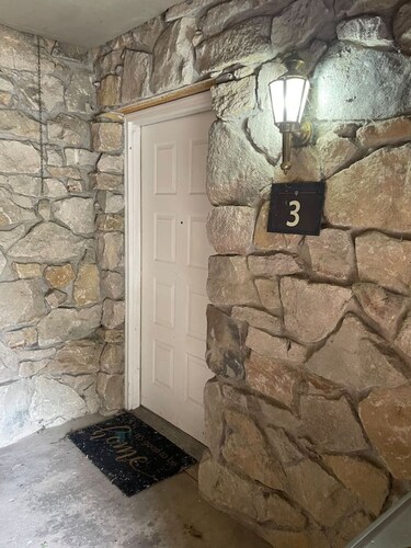 Super Close to Mizzou Condo 2 Bed 1 Bath