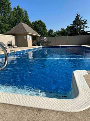 Pool - Super Close to Mizzou Condo 2 Bed 1 Bath (Columbia)