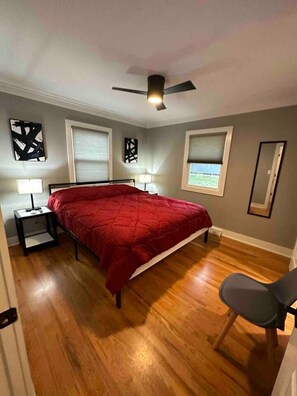 3 soverom, skrivebord, strykejern/-brett og wi-fi