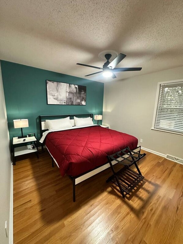 3 bedrooms, desk, iron/ironing board, WiFi