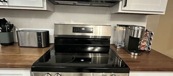 3 Bed 1.5 Bath Pet Friendly Apt