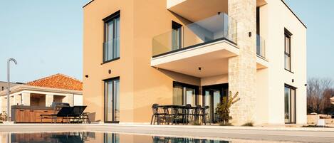 Outdoor pool, a heated pool