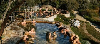 100m to the beach 9min to Hot Springs Pet Friendly, 100m to the beach 9min to Hot Springs Pet Friend