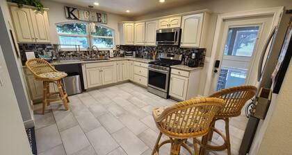 Fun Country Repose: firepit•bbq•wifi•games