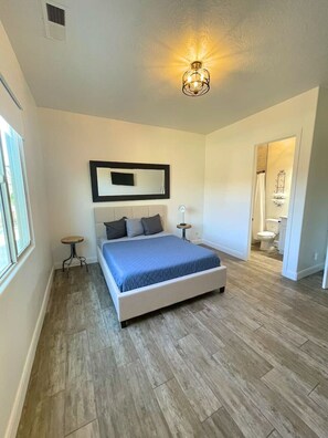 5 bedrooms, free WiFi, bed sheets, wheelchair access