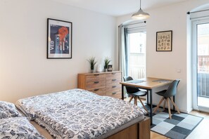 1 bedroom, free WiFi, bed sheets