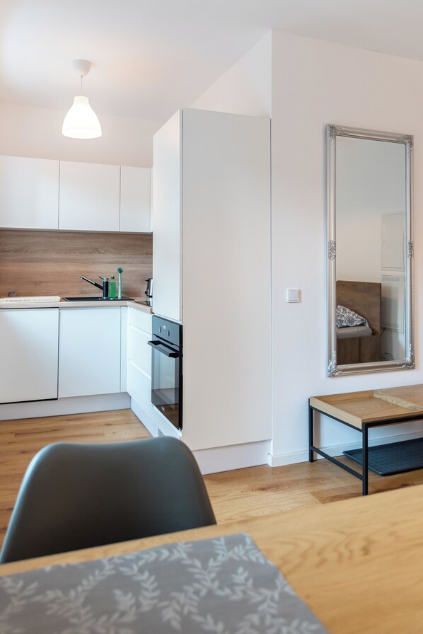 Réfrigérateur, four, plaque de cuisson, lave-vaisselle