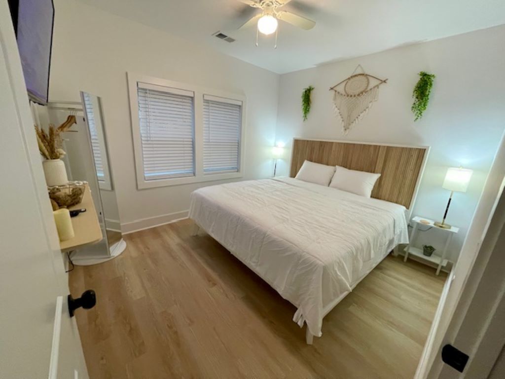 2 habitaciones, tabla de planchar con plancha, wifi y ropa de cama 