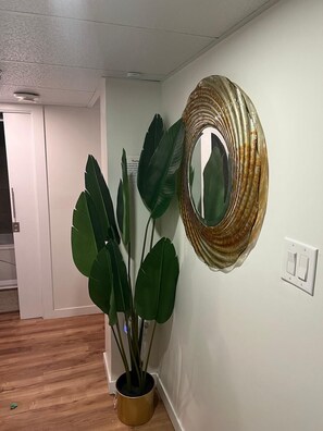 Interior - #6 (5 STAR PRIVATE ROOM) CALIFORNIAN NEST{5kms 4m Airport} (Winnipeg)