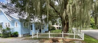 2/1 Historic family & pet friendly home