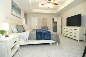 5 soverom, skrivebord, strykejern/-brett og wi-fi (inkludert)