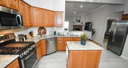 Luxurious 5BR/3BA house in the heart of College Station