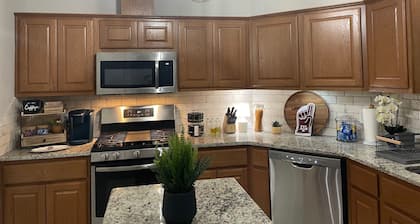 Luxurious 5BR/3BA house in the heart of College Station