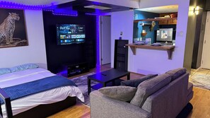 1 chambre, fer et planche à repasser, Wi-Fi, draps fournis