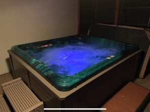Indoor spa tub