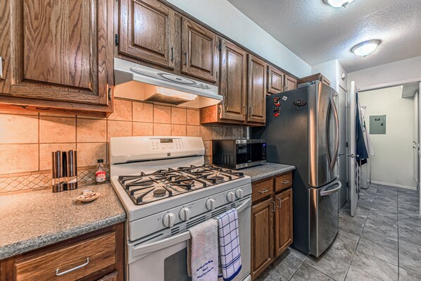 Private kitchen - North Street Escape (Ruidoso)