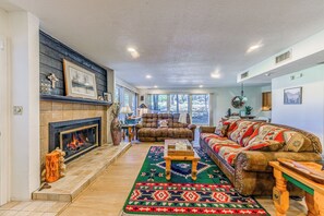 Fireplace - North Street Escape (Ruidoso)