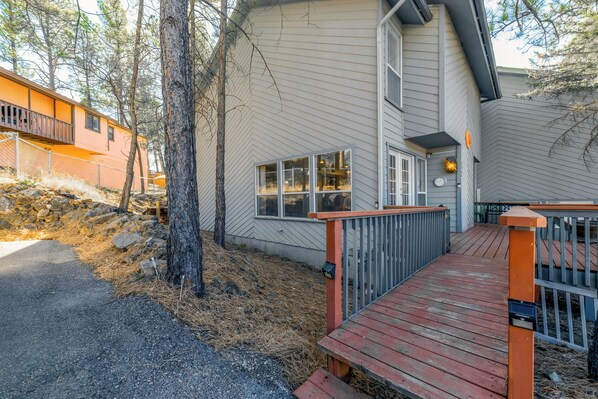 Unclassified image, 1 of 47, button - North Street Escape (Ruidoso)