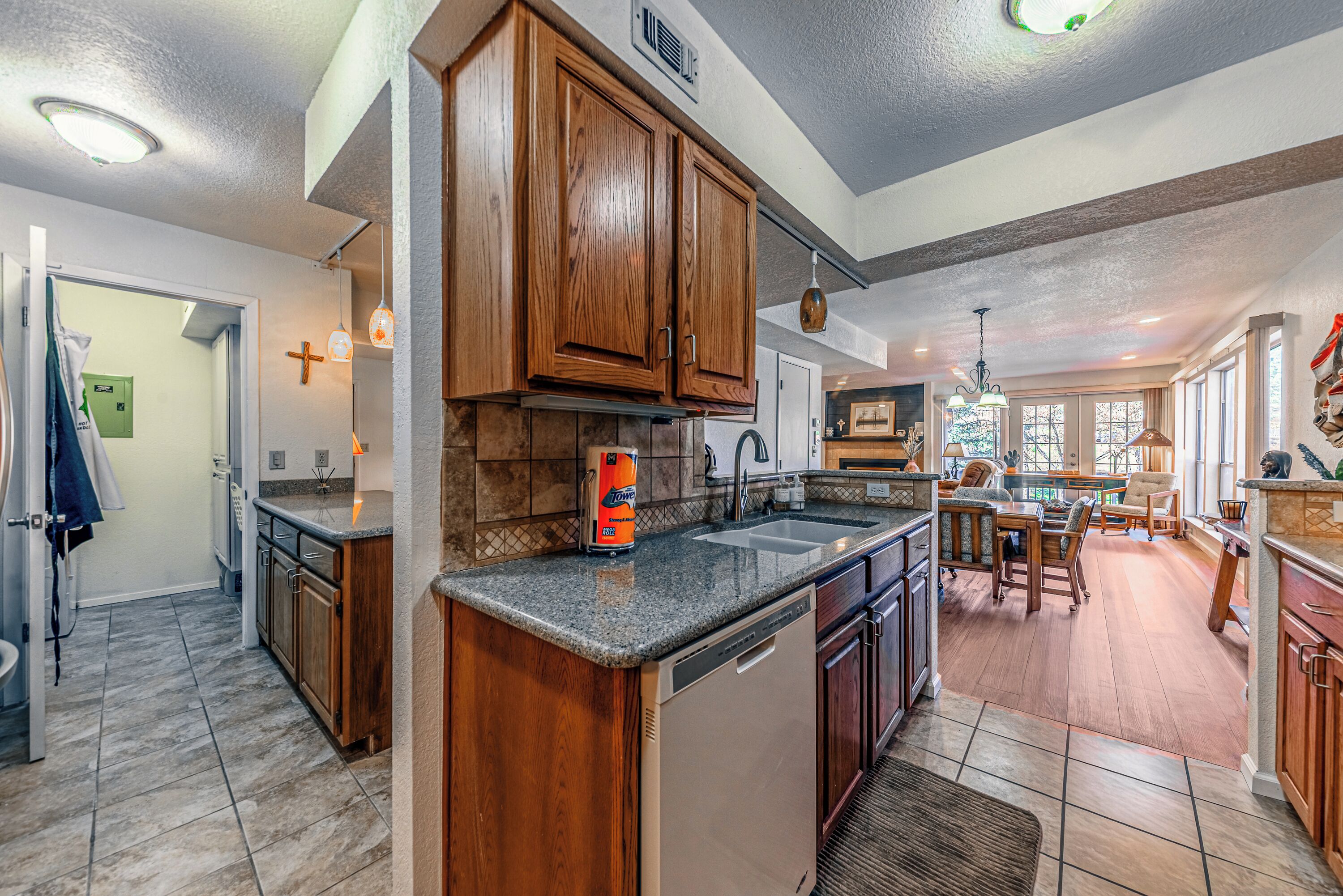 Hus - flera sängar - uteplats - utsikt mot staden (Unit 204)