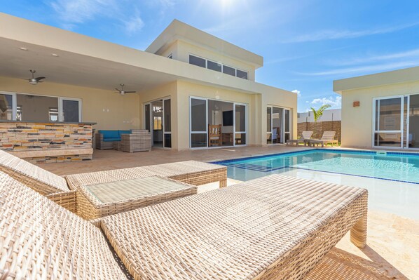 Pool - Lovely 3-bedroom townhome with AC and WiFi in enchanting Sosúa (Sosúa)