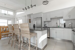 Private kitchen - Lovely 3-bedroom townhome with AC and WiFi in enchanting Sosúa (Sosúa)
