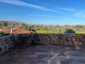 Superior Suite | Blackout curtains, soundproofing, free WiFi - Pietra Rossa (Chios)