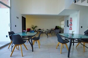 Appartamento Deluxe, patio | Sala da pranzo