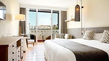 Luxury-Studiosuite | Allergikerbettwaren, Daunenbettdecken, Schreibtisch