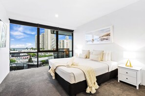 1 chambre, coffres-forts dans les chambres, fer et planche à repasser