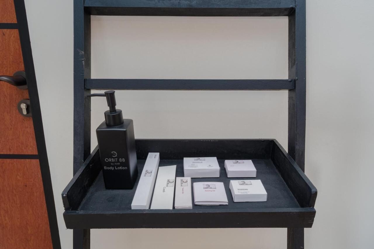 Bathroom amenities