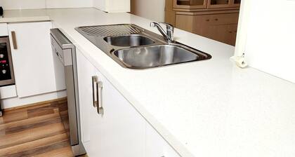 Spacious Family Home in Thomastown