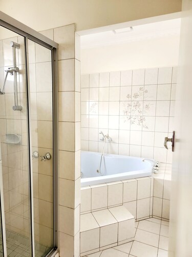 Spacious Family Home in Thomastown