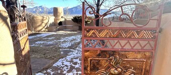 Great mountain views in cozy casita in north Taos. Note: 30 day rental minimum