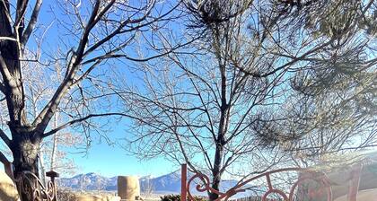 Great mountain views in cozy casita in north Taos. Note: 30 day rental minimum