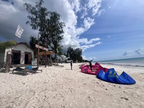 Beach - Traditional Charming 4-bedroom house in Zanzibar with WiFi and garden (Zanzibar)