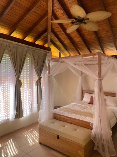 Tropical Beach Villa & Pool Next to Beach & Town