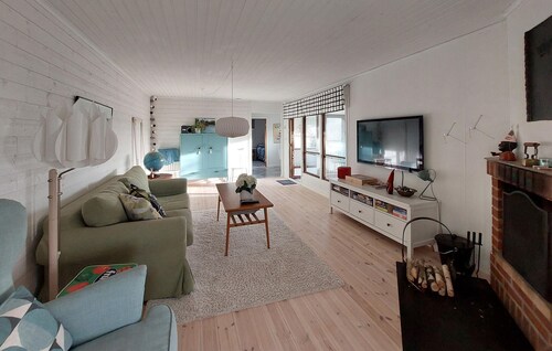 Stunning home in Gashult with WiFi