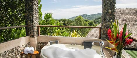 Bain à remous extérieur