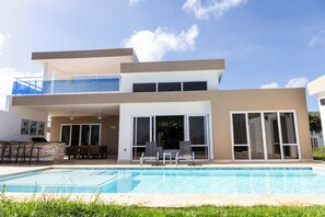 Pool - 3-bedroom villa in amazing Sosúa with AC, WiFi and Amazing view  (Sosúa)