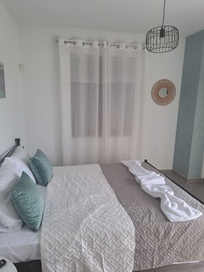 3 bedrooms, iron/ironing board, WiFi, bed sheets - VILLA IRIANNA (Hersonissos)