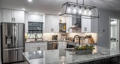 Peaceful 3Bedroom - 2 Bathroom Retreat on 2 Acres - 9 Mi to Tigertown - Sleeps 6