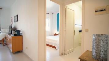 2 soverom og strykejern/-brett