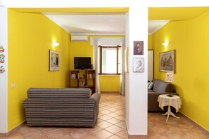 TV - SeaDream Apartment   Nettuno (NETTUNO)