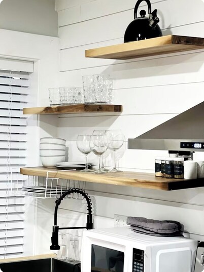 Bright one bedroom loft cottage guest house