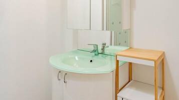 Douche, serviettes fournies