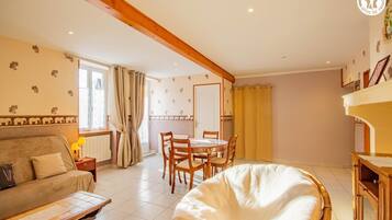 Télévision, cheminée