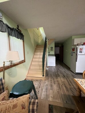 Interior - 545 Plum Avenue in Lakeside (Lakeside)