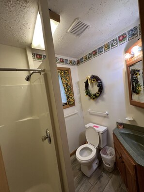 Bathroom - 545 Plum Avenue in Lakeside (Lakeside)