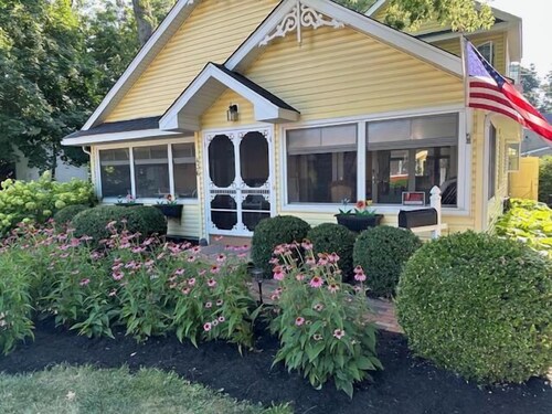 436 Oak Avenue Great Private Deck and Enclosed Porch!