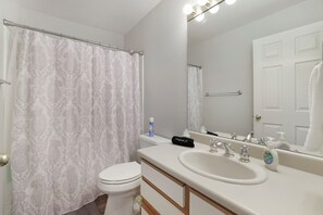 Handtücher, Seife, Toilettenpapier